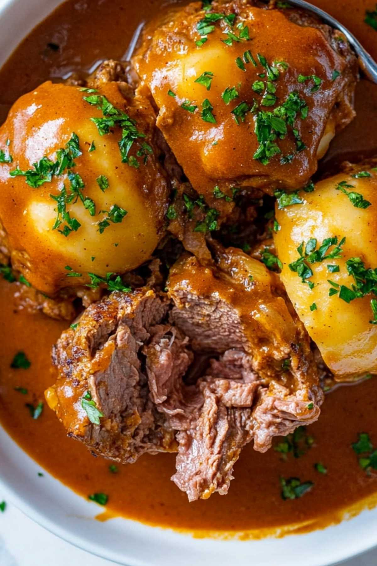 Grandma Joyce’s Beef Rouladen: A Timeless Comfort Dish Passed Down Through Generations
