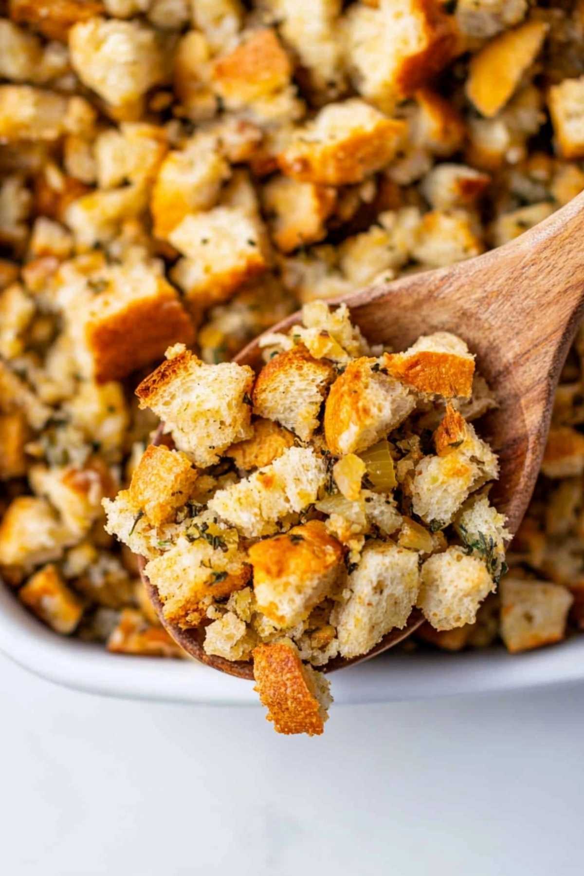 Gwyneth Paltrow’s Classic Bread Stuffing: A Simple, Flavorful Side Dish for Every Occasion