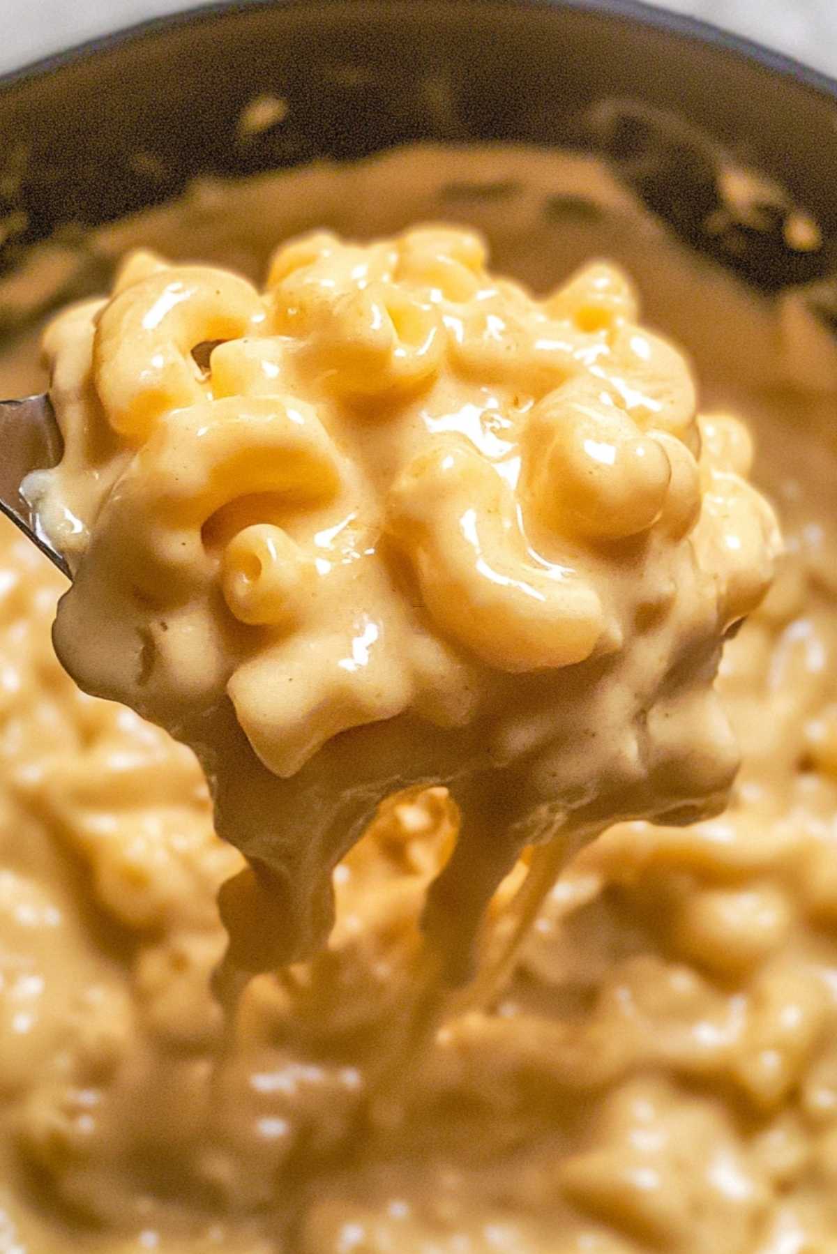 Creamy Slow Cooker Macaroni and Cheese: The Easiest Way to Comfort Food