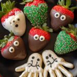 Easy Halloween Chocolate Covered Strawberries