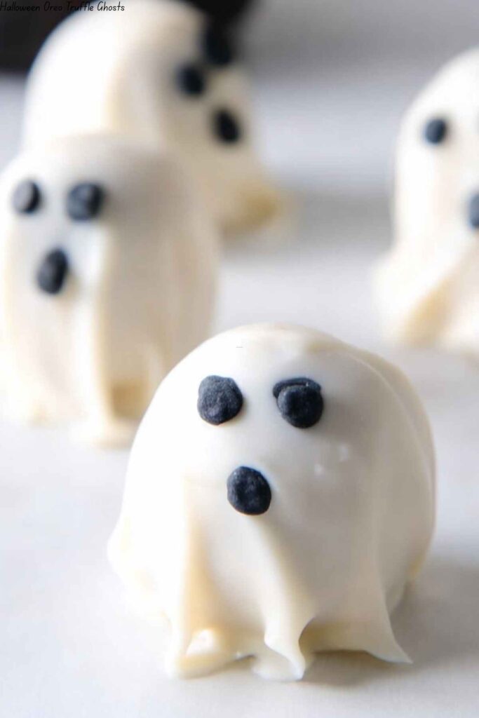 Halloween Oreo Truffle Ghosts