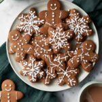 Cozy Christmas Gingerbread Cookies