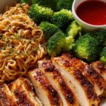 Spicy Garlic Chicken and Broccoli Noodle Bowls Delight You! Recipe